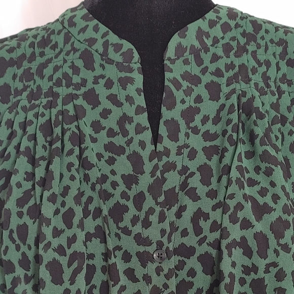 Women's MNG Blouse Top Shirt Black Green Animal Print Size 8 - Picture 4 of 8